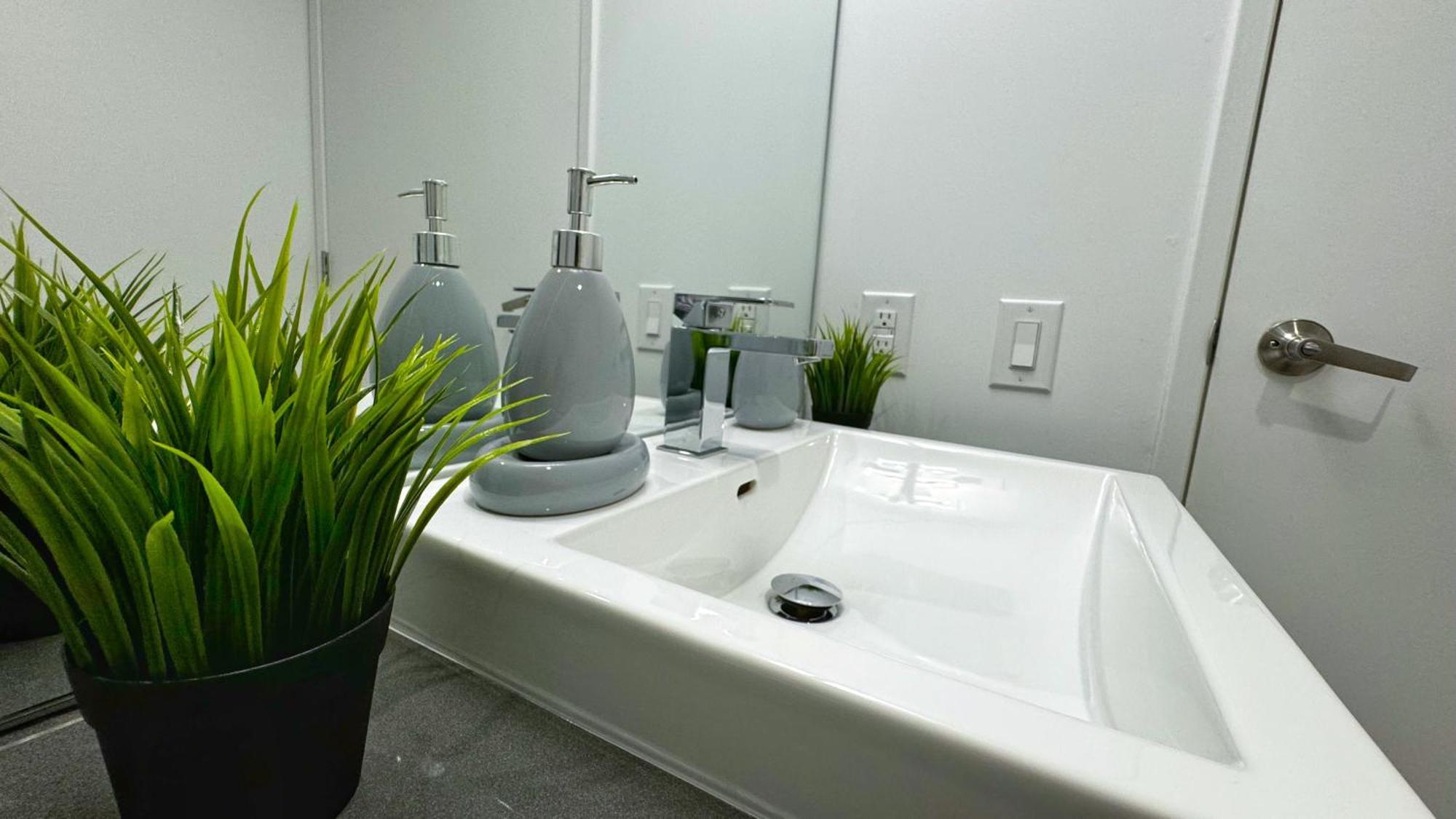 Cozy 1Br Apt - Downtown Winnipeg Eksteriør billede